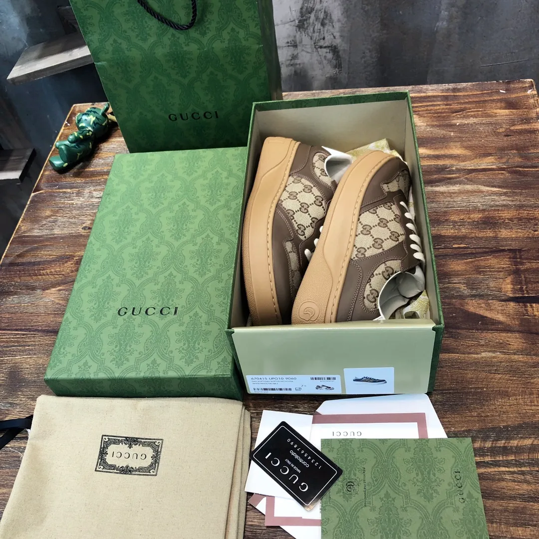 P700💰[Ready stock] Dongguan high-end version (different from market products) upgraded version 35-45 couple model Gucci2021 latest men's and women's casual biscuit shoes, original mold opening, set last version, perfect series! Welcome to taste. Original coding process. Fabric: First-layer cowhide Lining: Silk cowhide Outsole: Original TPU outsole